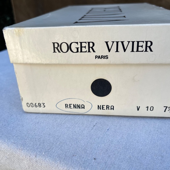 Vintage , 1980's, Roger Vivier Cut Suede and Silk evening pumps - Picture 4 of 7